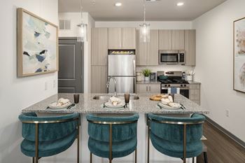 Eat-in kitchen table